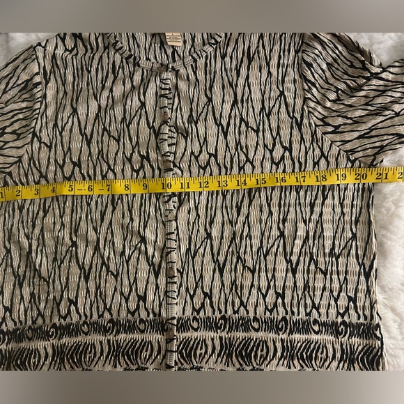 Pleat Pleat by Rafael Tan and Black Button Front Blouse/Cardigan - Picture 9 of 10